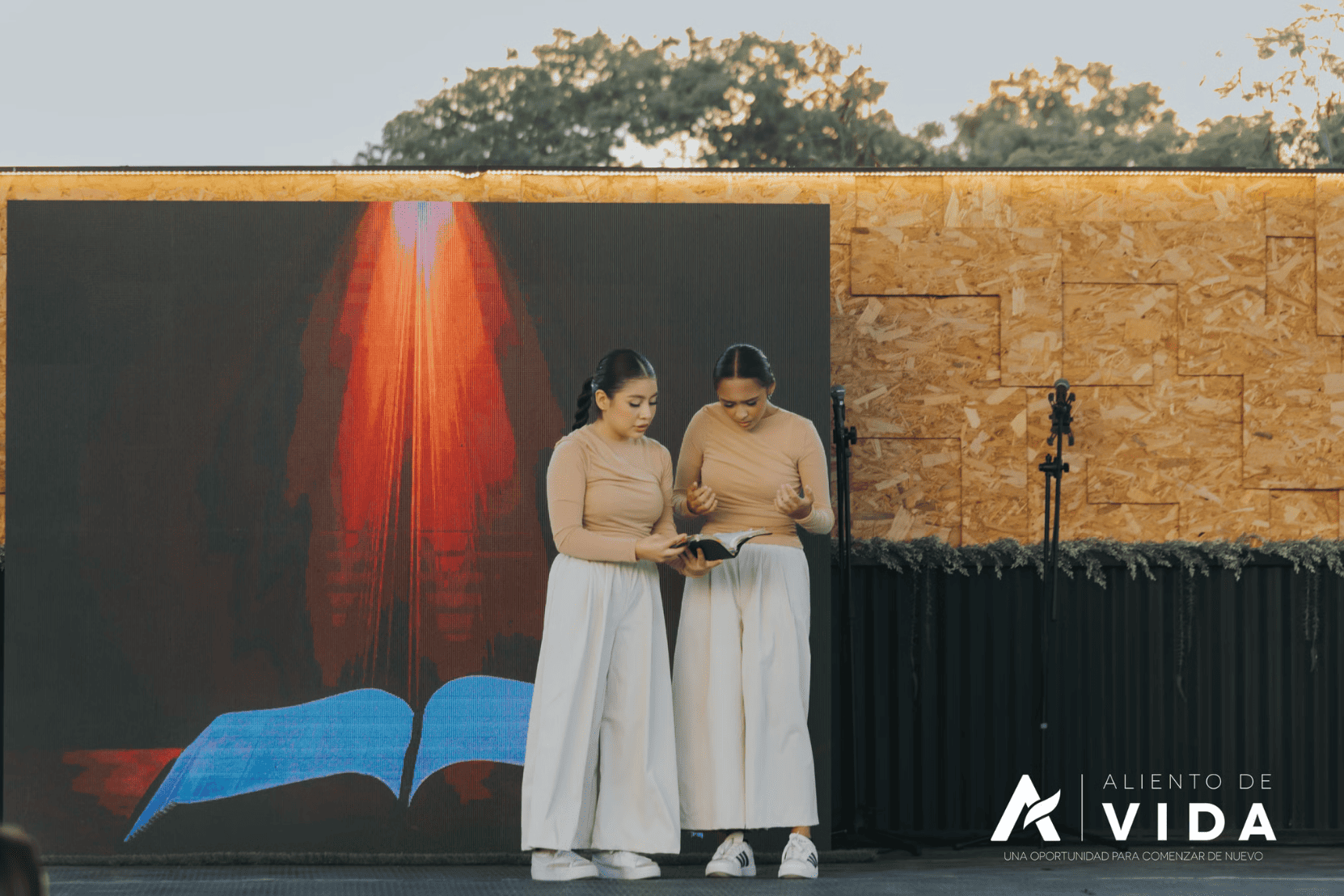 Iglesia Cristiana Aliento de Vida en Mérida Yucatán pastores Abraham e Ingrid Pérez